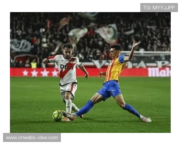 神扑瞬间：汉堡门神霍伊尔屡献关键扑救，力保主场平局